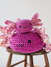 Load image into Gallery viewer, Lucie Axolotl