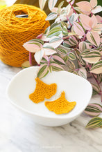 Load image into Gallery viewer, Flirty Foliage Gingko