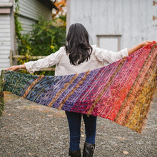 Load image into Gallery viewer, Advent Fringe Shawl
