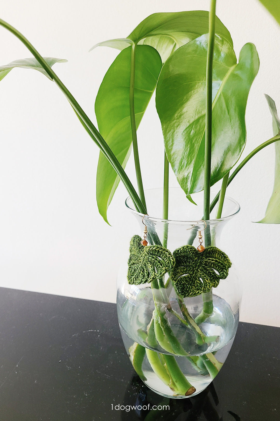 Flirty Foliage Monstera – One Dog Woof